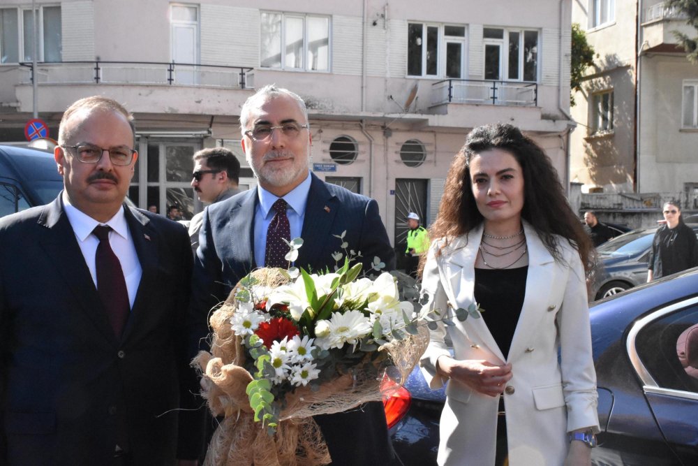 Bakan Işıkhan: Türkiye için hep birlikte çalışmaya ve üretmeye devam edeceğiz