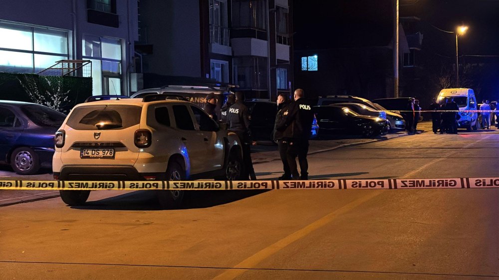 Borç- alacak nedeniyle tartıştığı akrabasını tabancayla vurdu