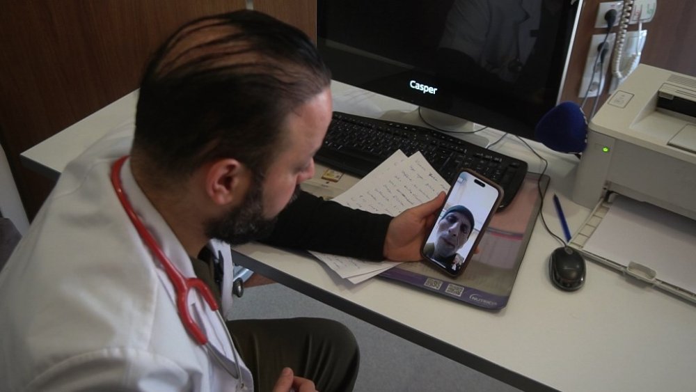 Gazzeli doktorun Türkiye'ye getirmek istediği kanser hastası babası öldü