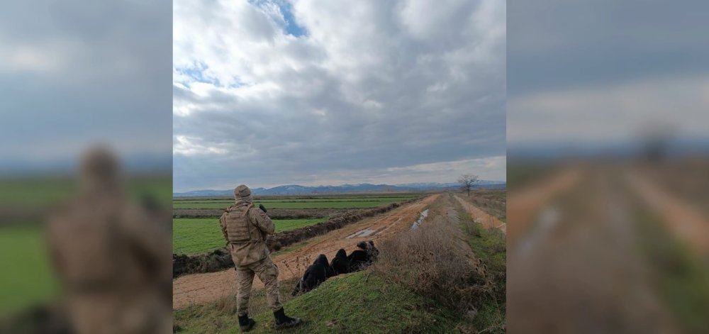 Bakan Yerlikaya: Edirne’de 1 hafta içinde yurt dışına kaçmaya çalışan 25 şüpheli yakalandı