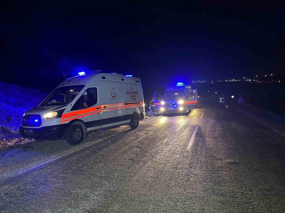 Otomobil şarampole yuvarlandı! Yaralılar var