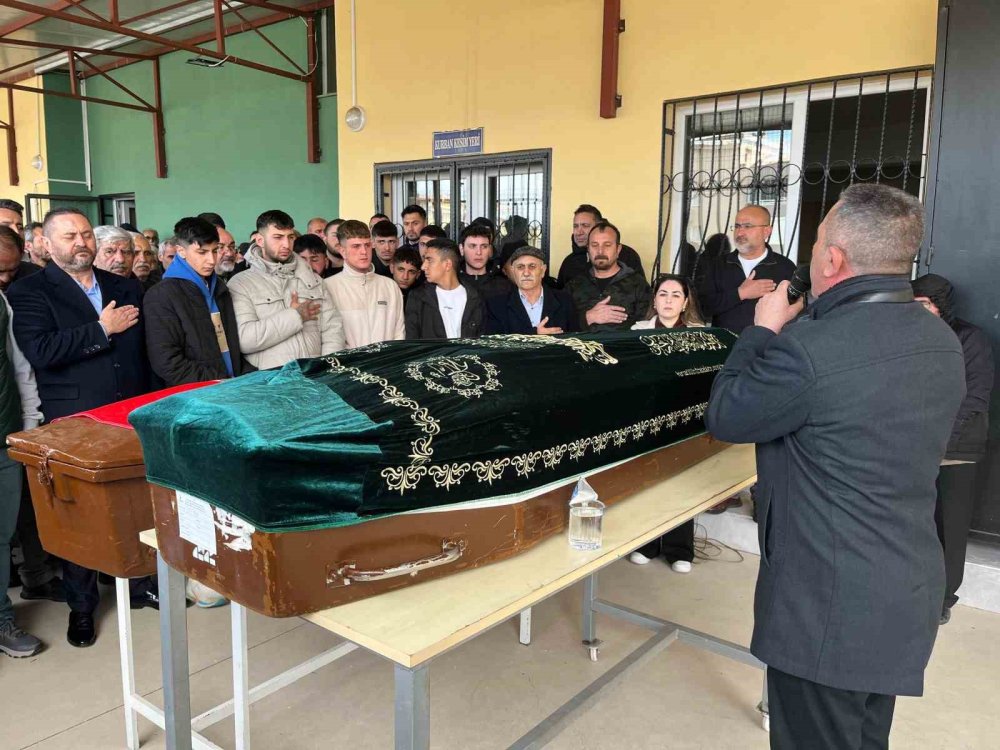 İzmir'de gözyaşları sel oldu! Baba-oğul son yolculuğuna uğurlandı