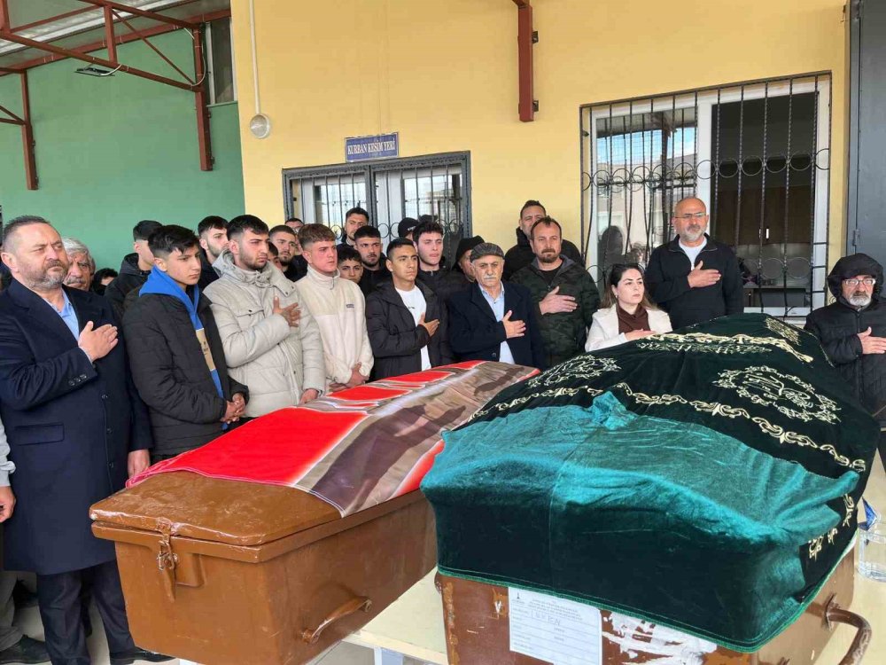 İzmir'de gözyaşları sel oldu! Baba-oğul son yolculuğuna uğurlandı