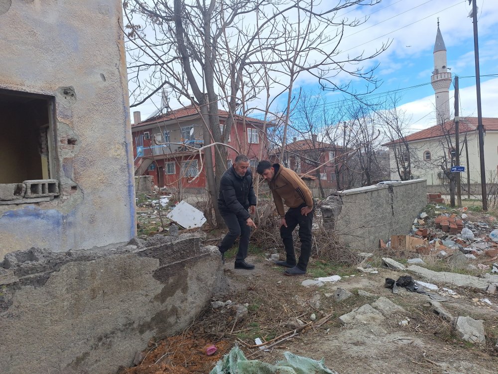 Yer Ankara... Bakkala gitti, deri dönmedi