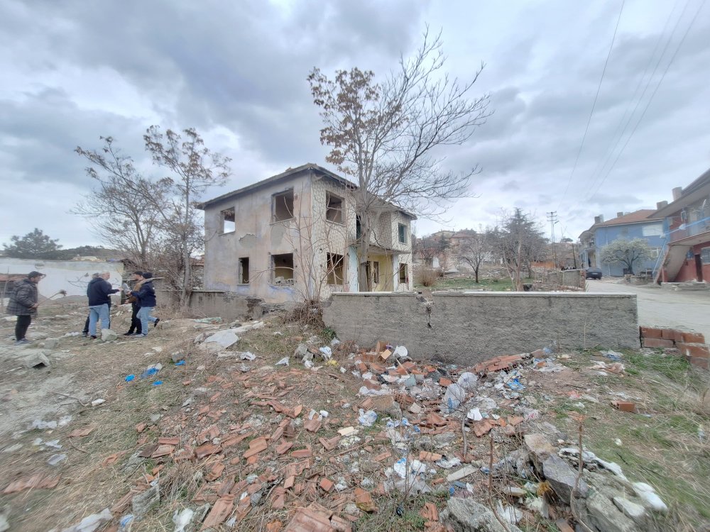 Yer Ankara... Bakkala gitti, deri dönmedi