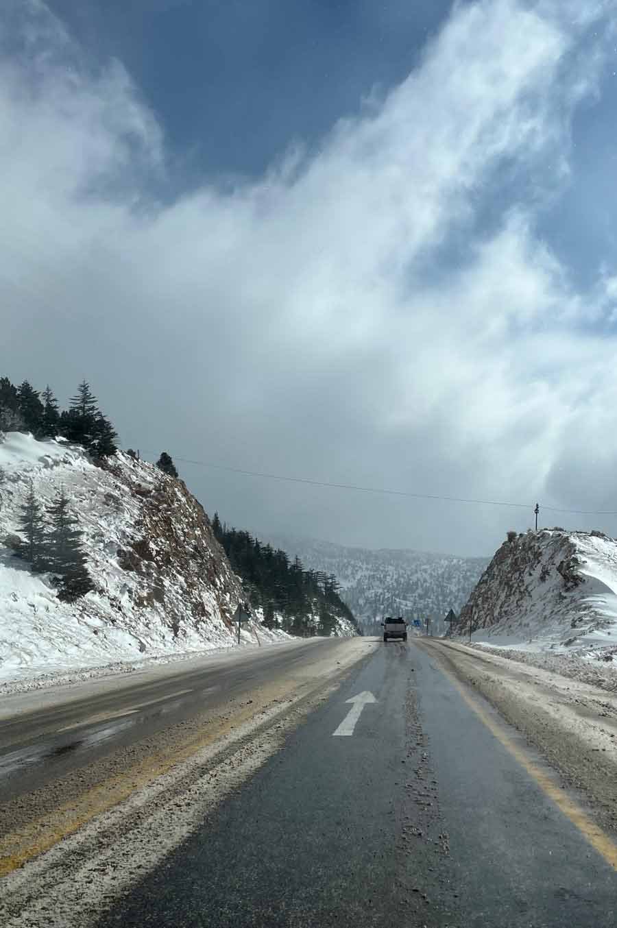 Alacabel Geçidi'nde kar yağışı... Antalya-Konya yolunda son durum