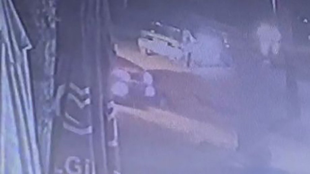 Konya’da yaya otomobilin altında kaldı!