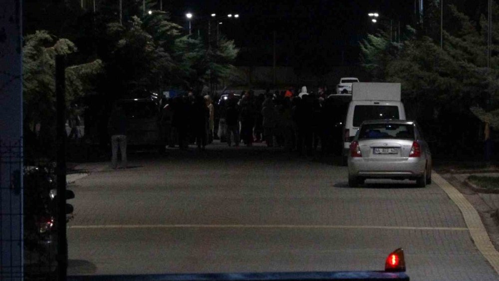 Kız yurdunun 11. katından atlayan genç hayatını kaybetti