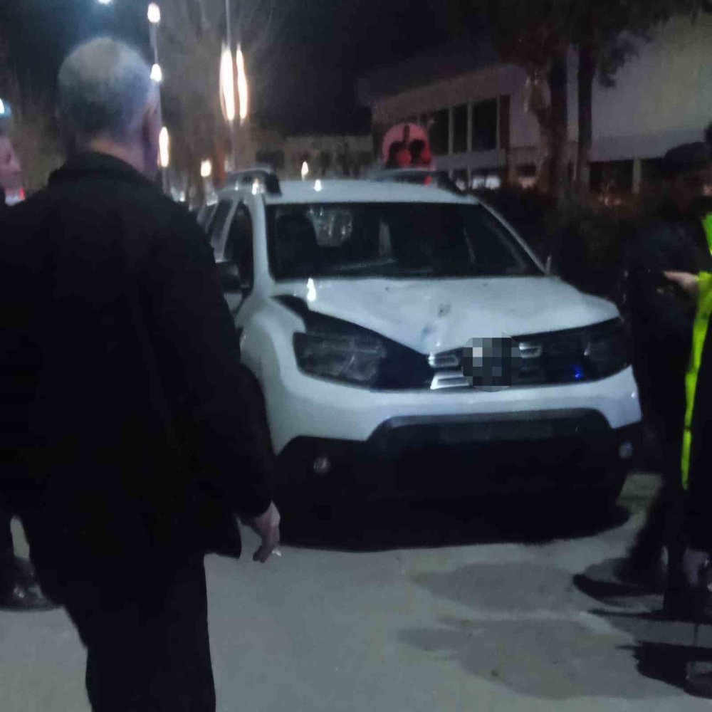 Otomobilin çarptığı kişi hayatını kaybetti