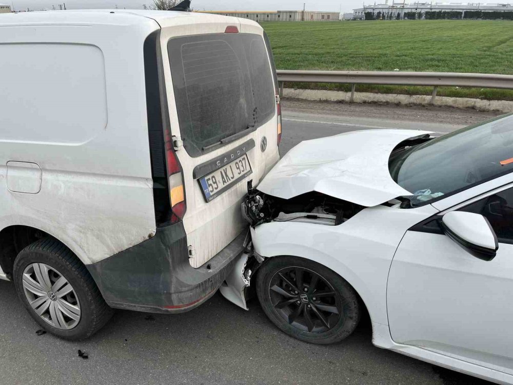 4 araç birbirine girdi: 1 yaralı