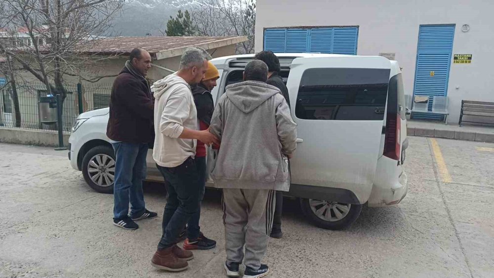 Konya’da düzensiz göçmen operasyonu... Göç İdaresine teslim edildiler