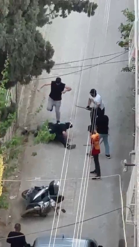 Kar maskeli 5 kişi, 1 kişiyi öldüresiye dövdü; o anlar kamerada