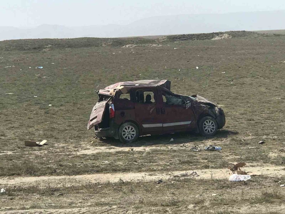 Konya’da kontrolden çıkan araç takla attı: 5 yaralı