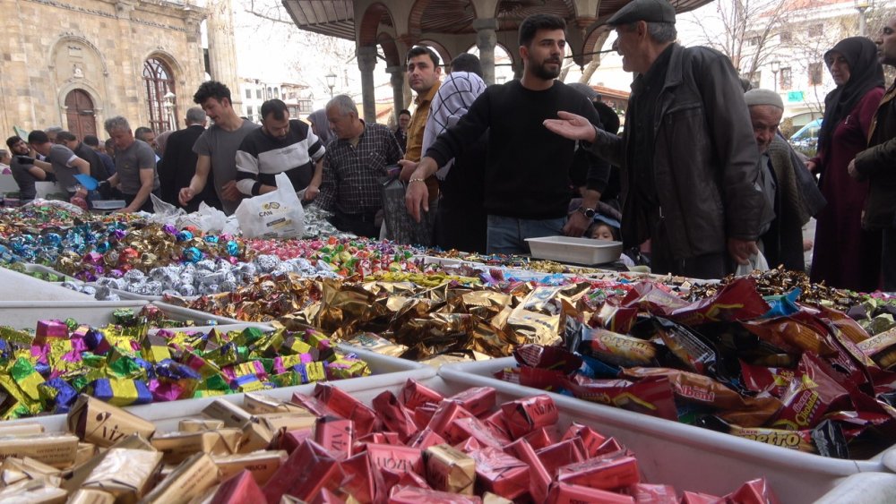 Konyalıların en sevdiği olmazsa olmazı tezgahlarda yerini aldı