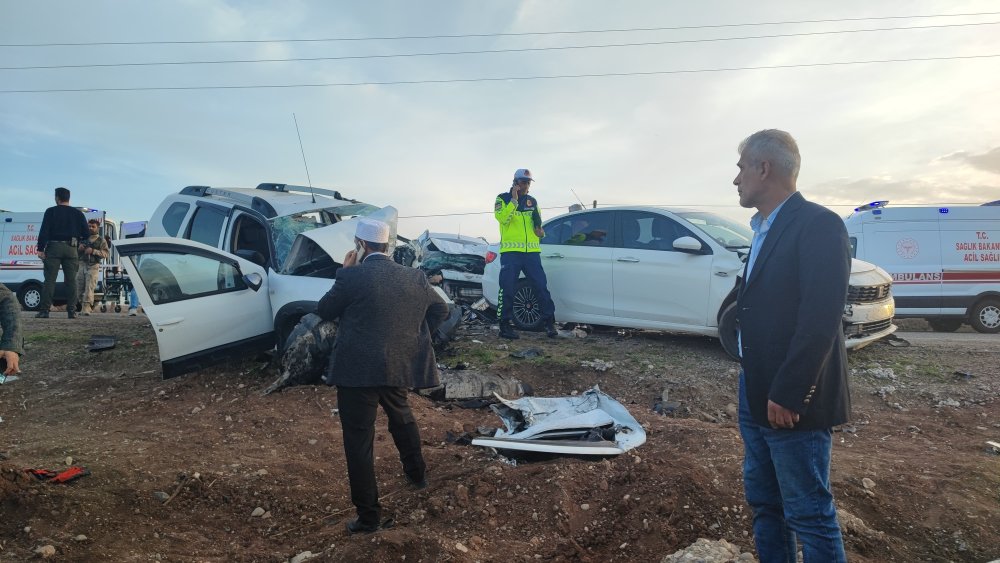 Taziye dönüşü trafik kazası: 3 ölü, 3'ü ağır 6 yaralı