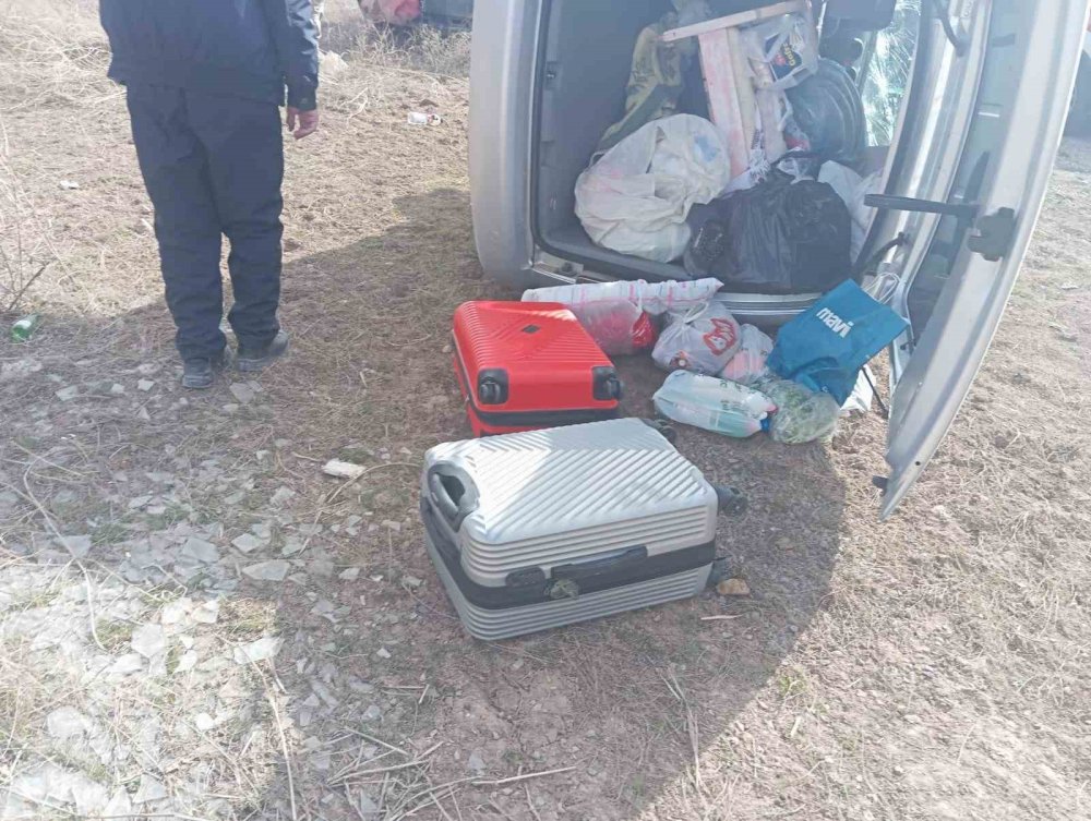 Kontrolden çıkan otomobilin takla attı: 3 yaralı