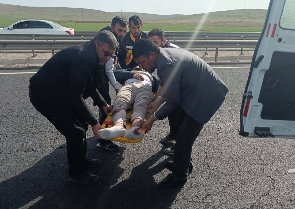 Şanlıurfa'da hafif ticari araç ile otomobil çarpıştı: 1 ölü, 1 yaralı