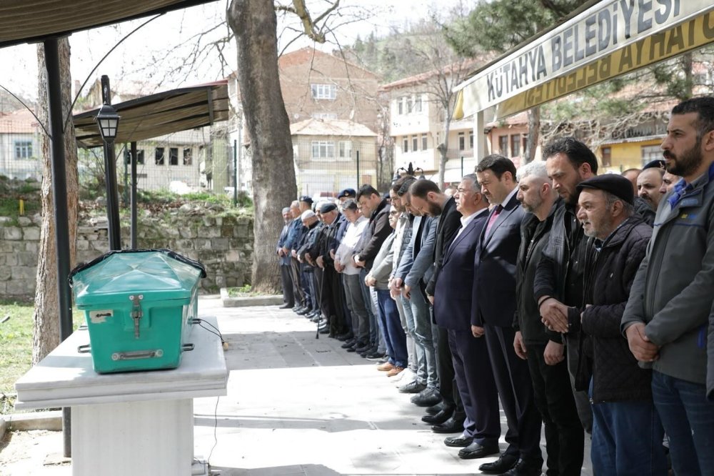 Balkondan düşen lise öğrencisi hayatını kaybetti