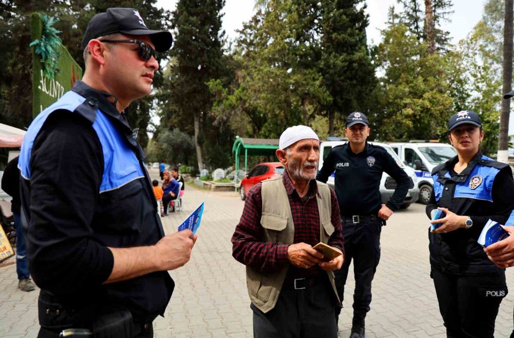 Mezarlıkta ’sahte hoca’ avı