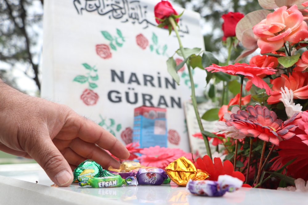 Narin Güran ve Rojin Kabaiş'in mezarlarına ziyaretçi akını