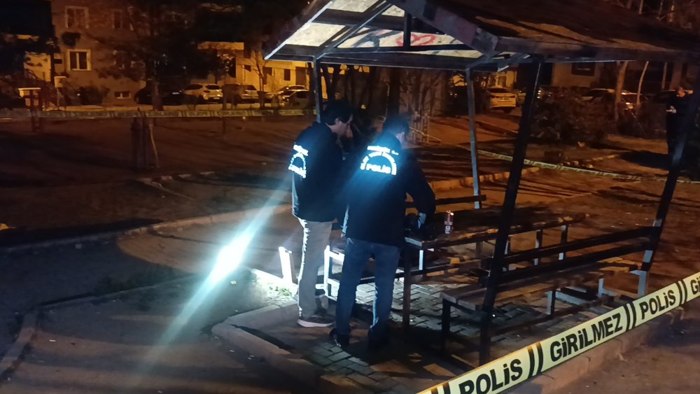 2 grubun bıçaklı kavgasında 1 ölü, 3 yaralı