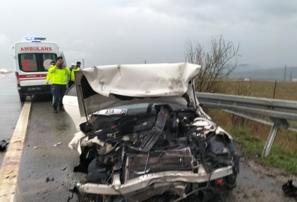 5 araç zincirleme kazaya karıştı! 2 ölü, 4 yaralı