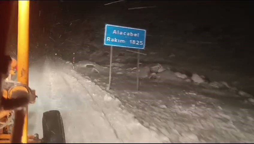 Antalya-Konya yolunda kar sürprizi