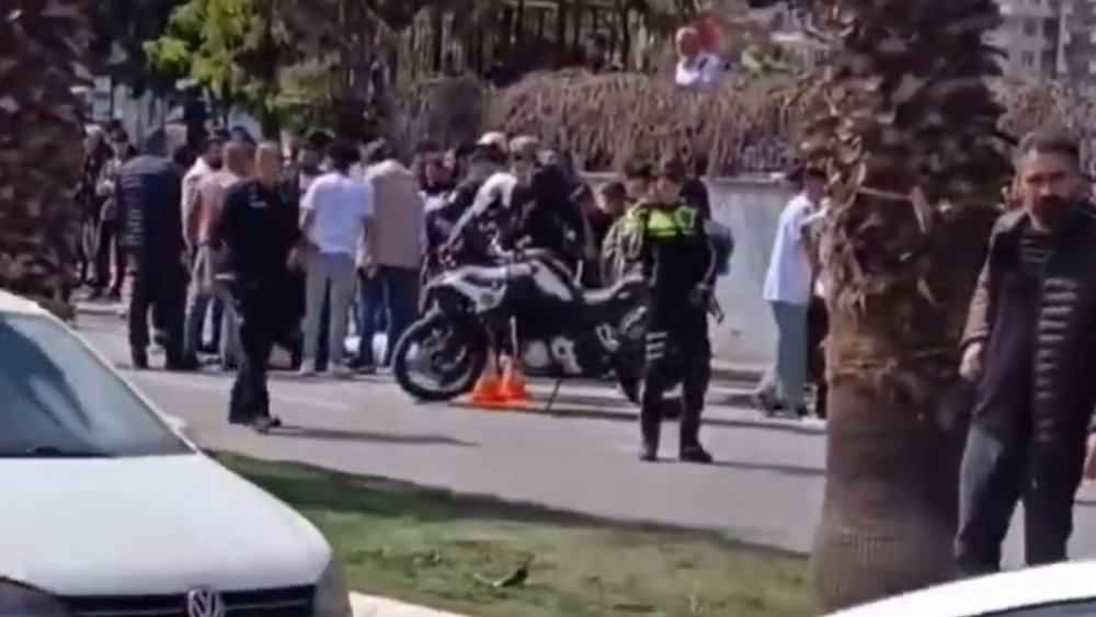 Cadde ortasında silahlı saldırı... 2 kardeş öldü