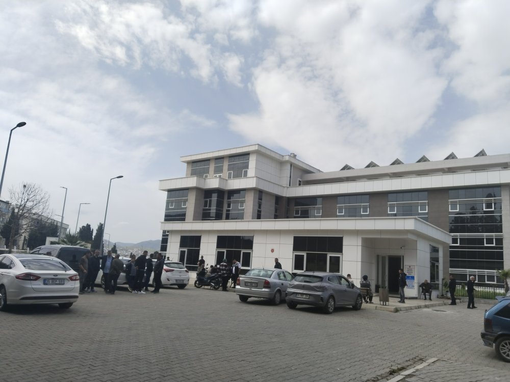 Eğlence merkezinde çıkan kavga dışarı taştı; amca-yeğen ile yabancı uyruklu kadın öldü