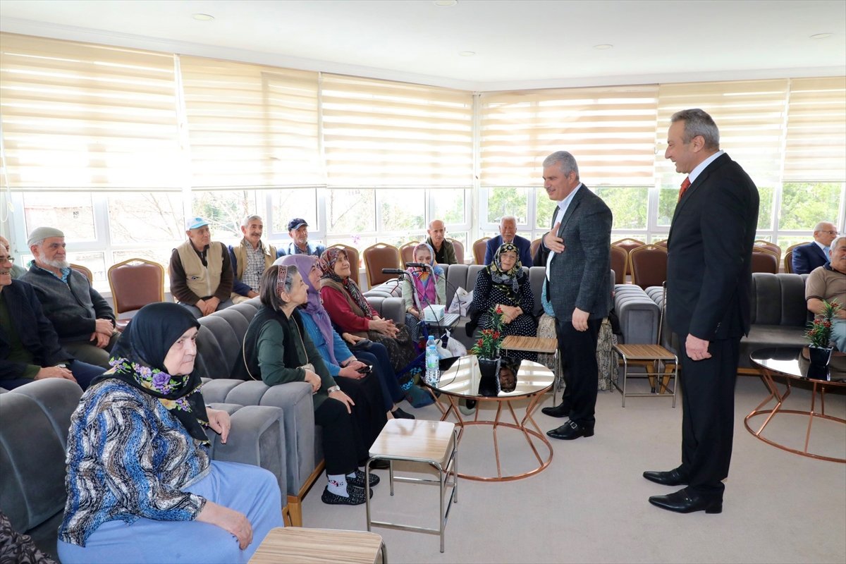 konya-valisi-akin-huzurevi-sakinlerini-ziyaret-etti-2.jpg