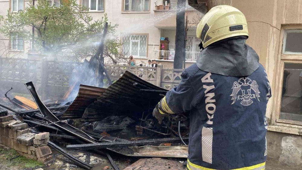 Konya’da çocukların attığı torpil yangına neden oldu