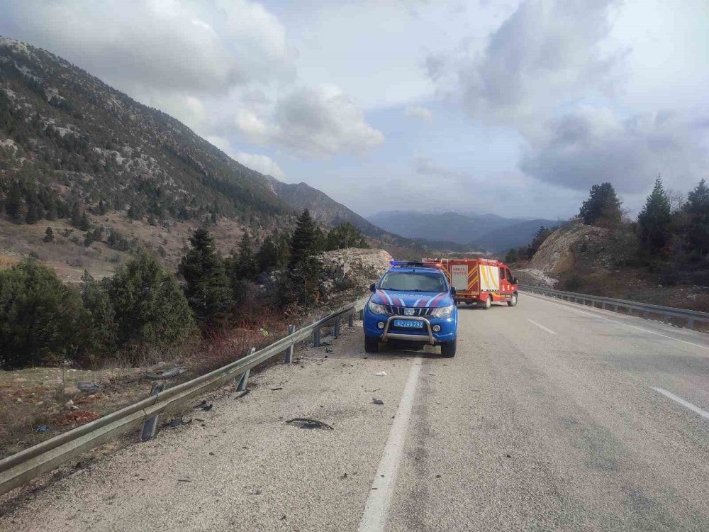 Konya’da otomobil 20 metrelik uçurumdan yuvarlandı: Aynı aileden 2 kişi öldü, 3 yaralı