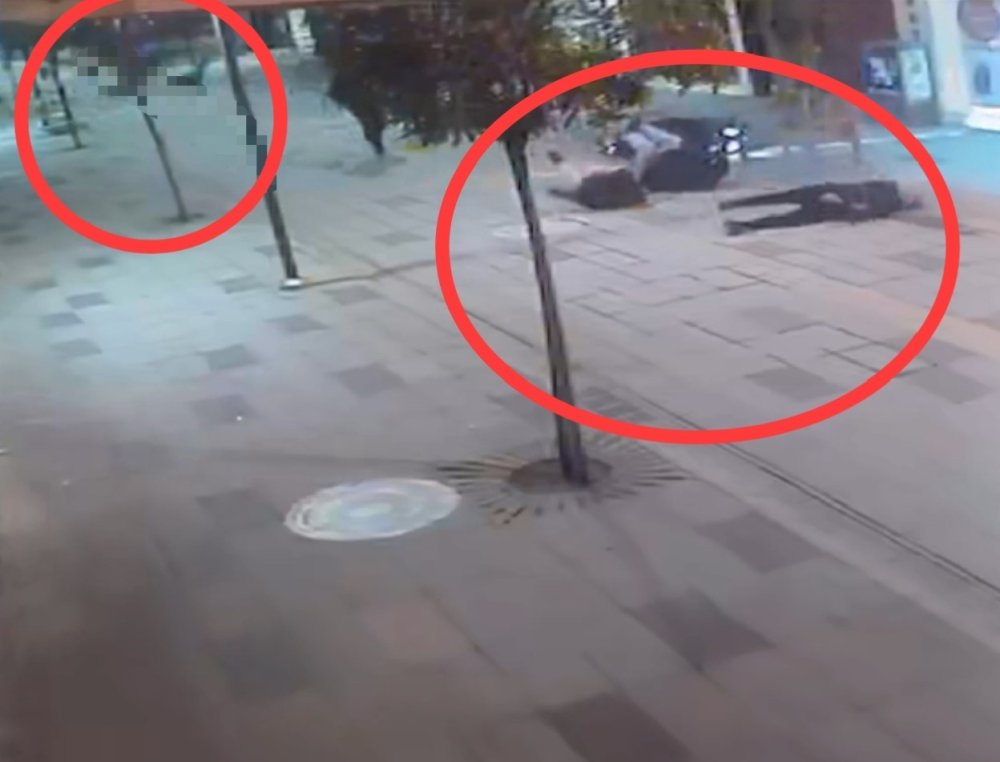 Köpeklerden kaçmaya çalışan motosikletlinin çarptığı yaya, hayatını kaybetti