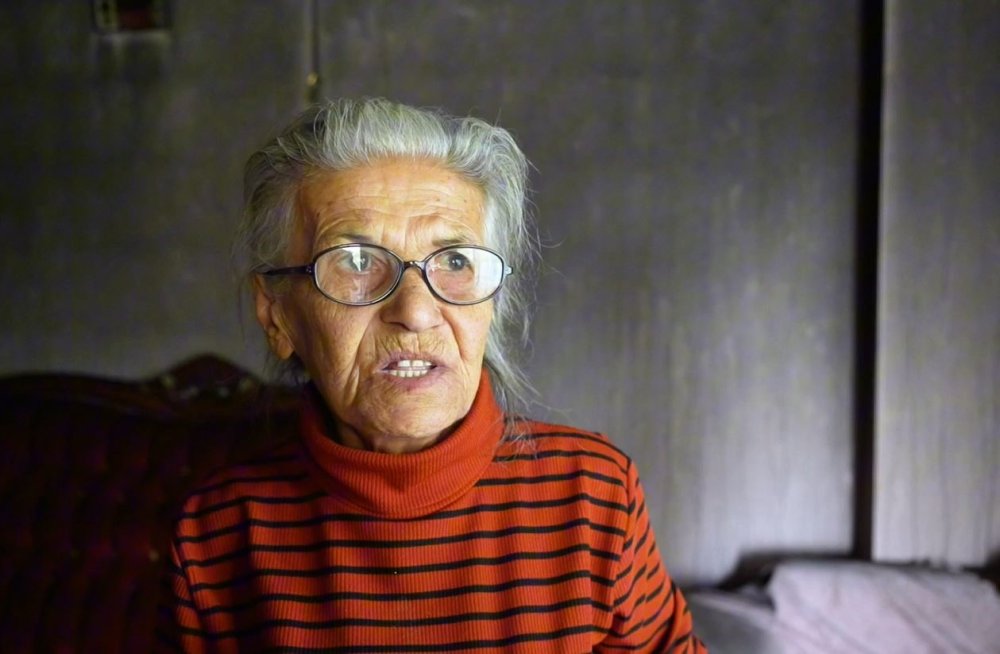 Annesini öldürmek istedi, evi ateşe verdi