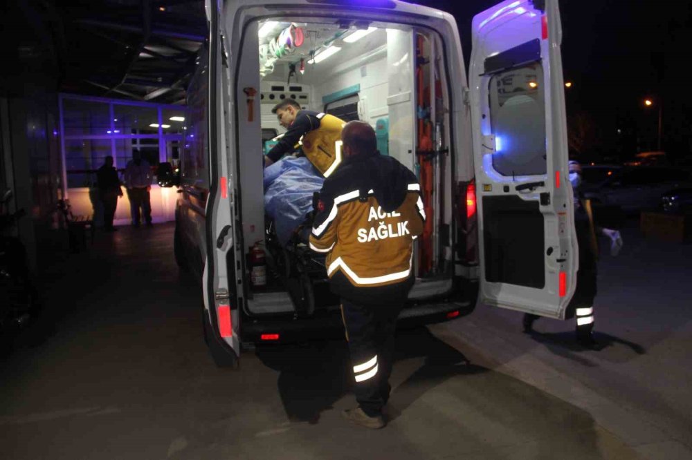 Konya’da ineğin teptiği şahıs hastanelik oldu