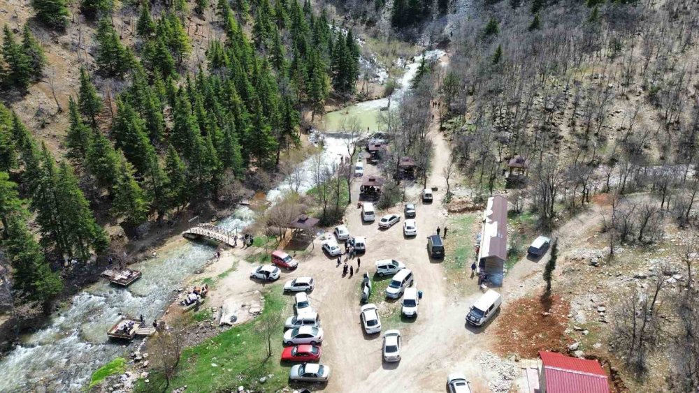 Konya'daki bu mekana yoğun ilgi! Gencinden yaşlısına akın akın geliyorlar