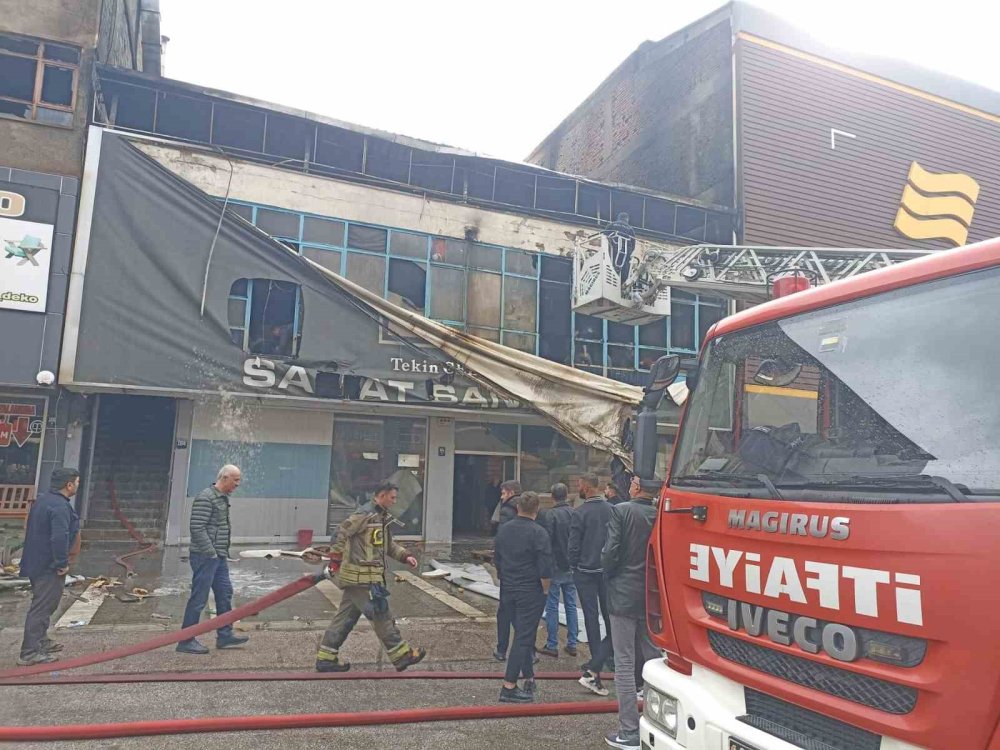 Mobilya dükkanında yangın!