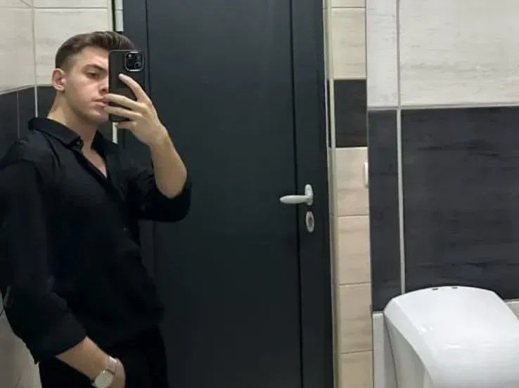 TIR'ın üzerine devrildiği otomobildeki baba yaralandı, oğlu öldü