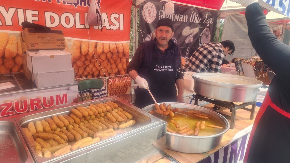 Konya'da lezzet şöleni başladı! Hızlı yeme yarışmaları, hediyeler...