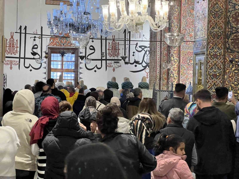 Mevlana Müzesine bayram tatilinde ziyaretçi aktı