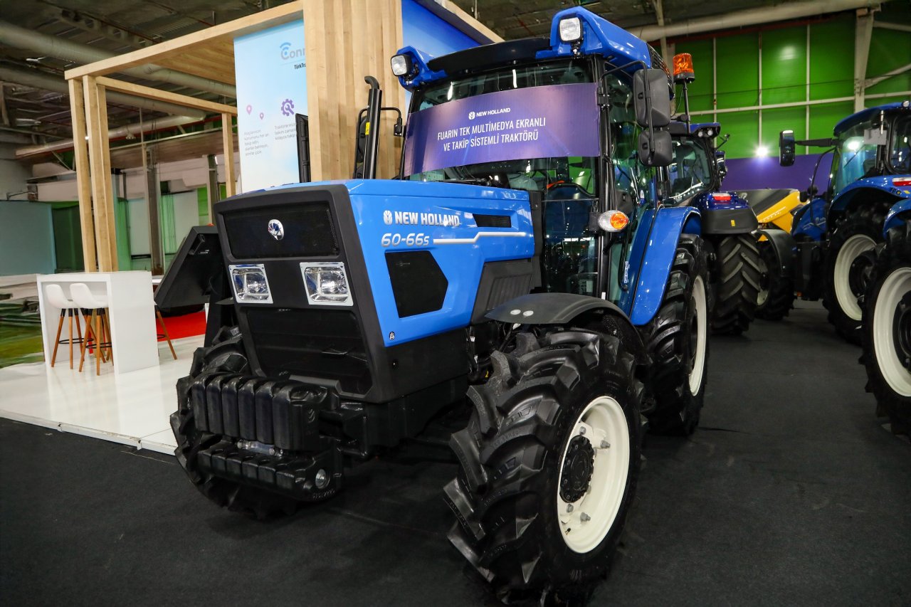 1744186877-new-holland-yeni-trakt-rleri-ve-tar-msal-ekipmanlar-yla-konya-tar-m-fuar-nda-2.jpg