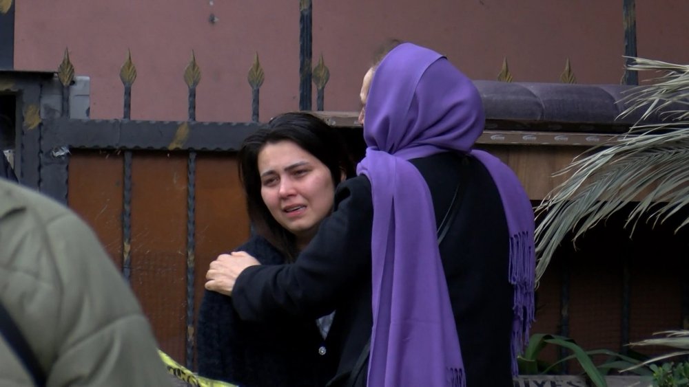 Çiçekçide yangın... İçeride uyuyan bir kişi hayatını kaybetti