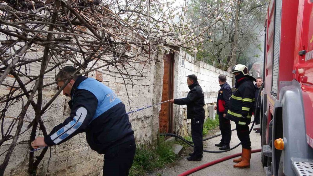 Evde yanmış ceset bulundu