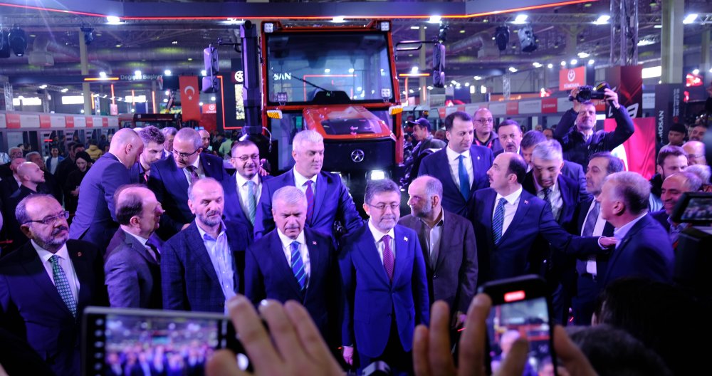 Konya'da çiftçilerin merakla beklediği traktör sahneye çıktı! Üretime geçeceği tarih belli oldu