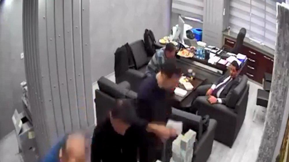 CHP'nin 'Para sayma' davasında duruşma ertelendi