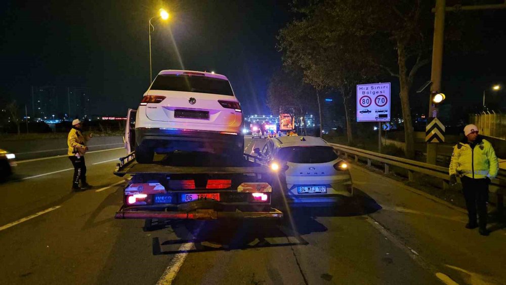 Kaza alanına başka bir araç daldı: 2 ölü, 4 yaralı