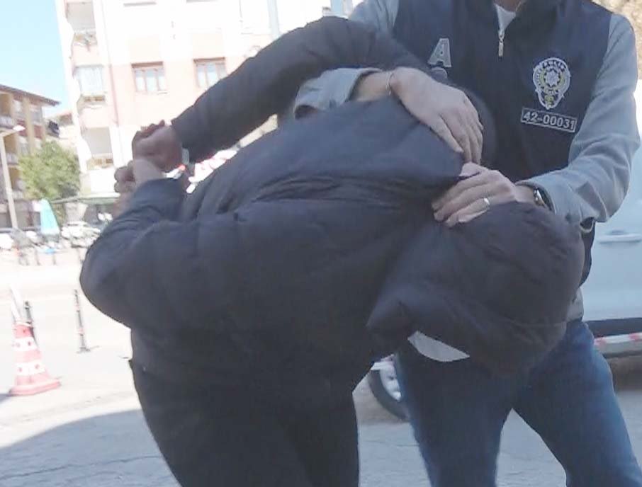 Konya'da müstehcen yazışmalar yapan doktorlardan ilk görüntü