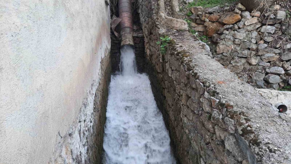 Konya'da su değirmenciliğini yaşatmaya çalışıyor