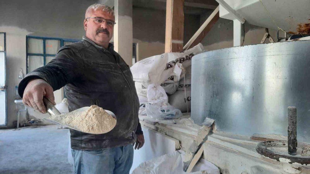 Konya'da su değirmenciliğini yaşatmaya çalışıyor