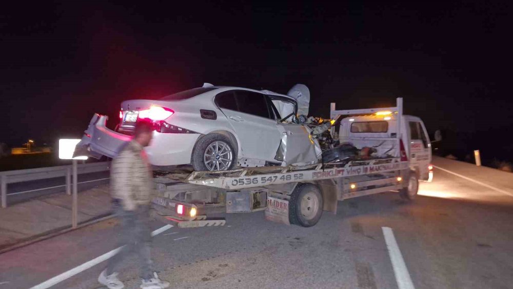 Karaman-Konya kara yolunda lüks araçlar çarpıştı: 1 ölü, 2 yaralı